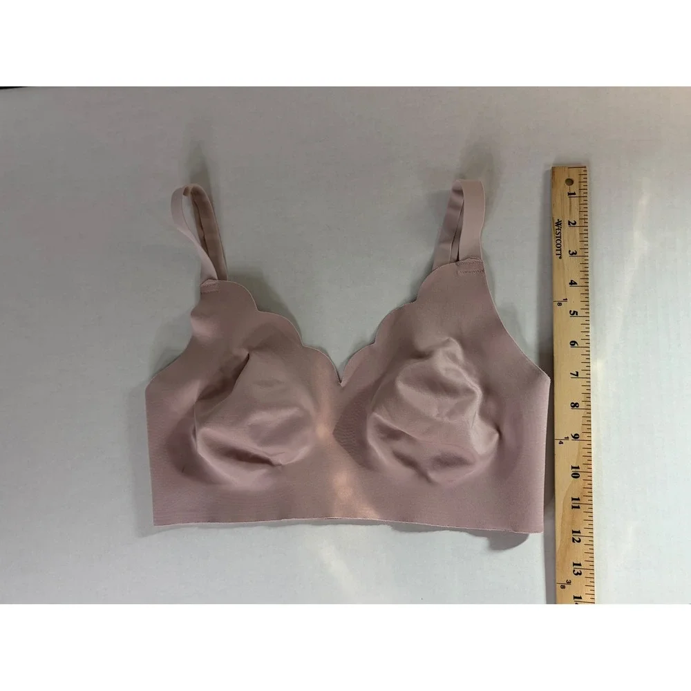 N/A seamless scalloped