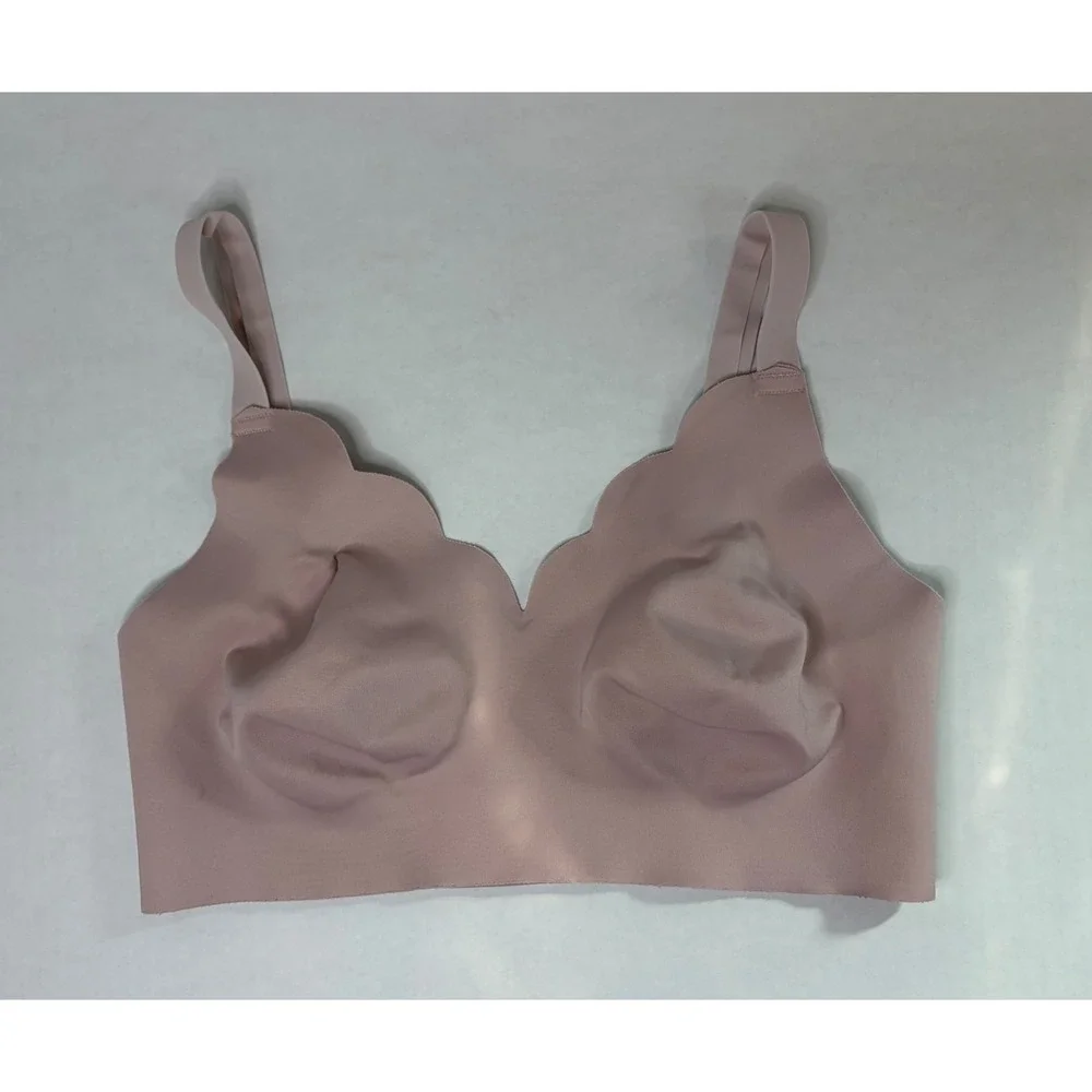 N/A seamless scalloped