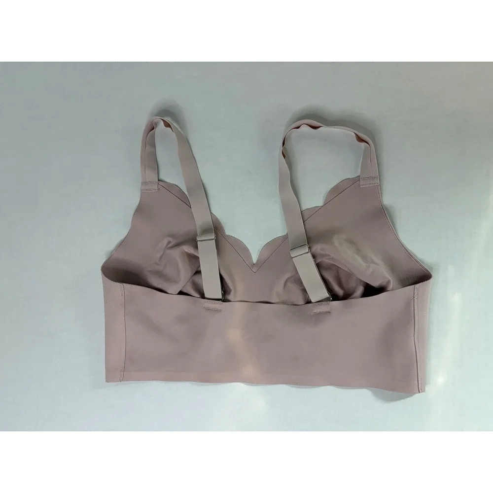 N/A seamless scalloped