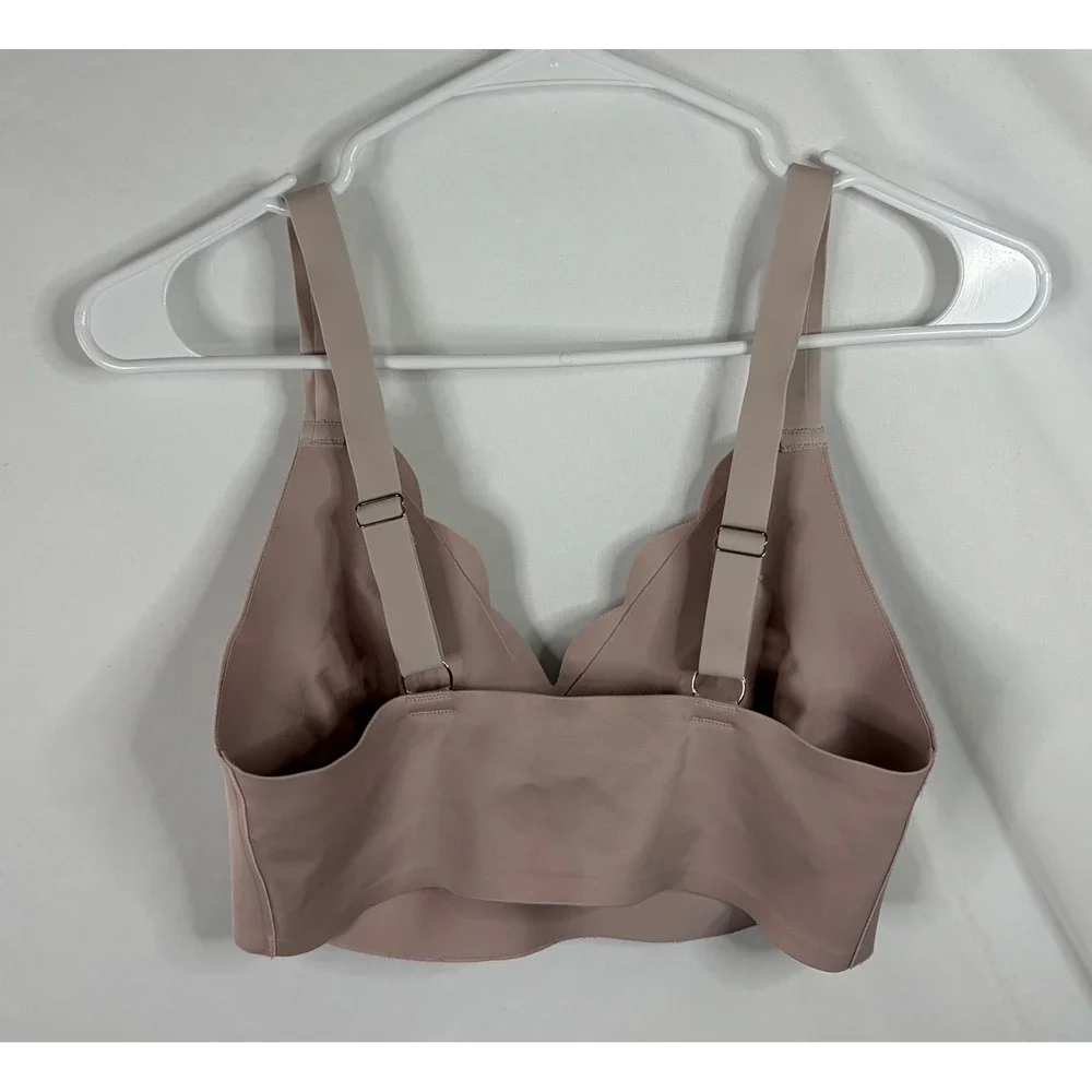 N/A seamless scalloped