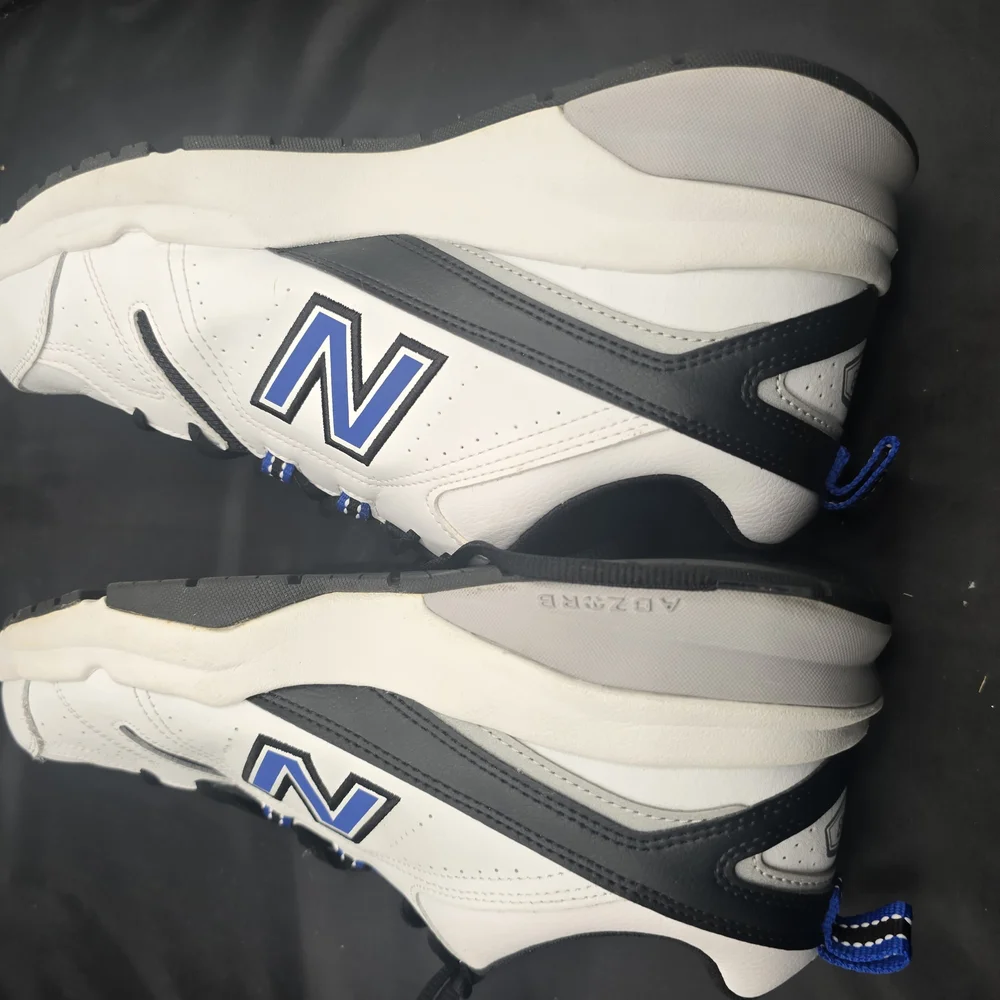 New Balance Men's‎ White and Black Sneakers