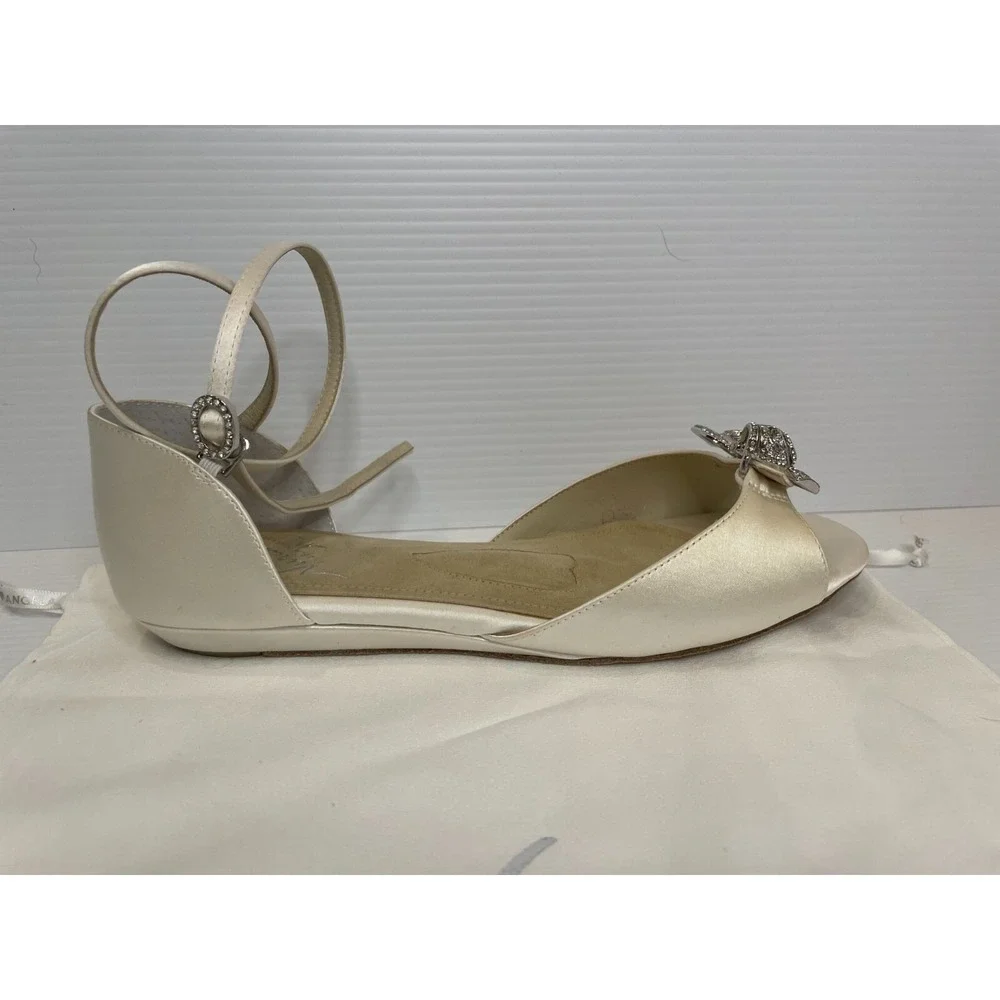 Angela Nuran Audrey Dyeable Silk Tiny Wedge Shoes White Size US 8‎ MSRP $345 NIB