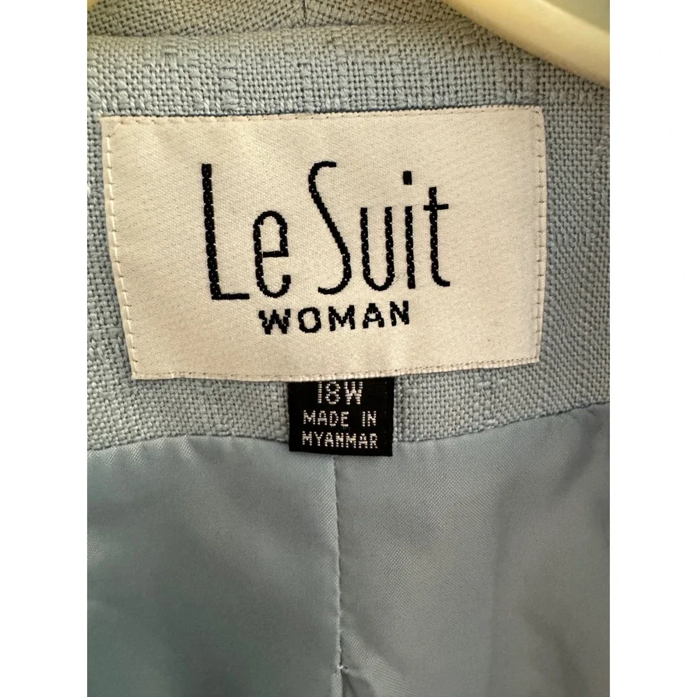 Le Suit Woman le suit