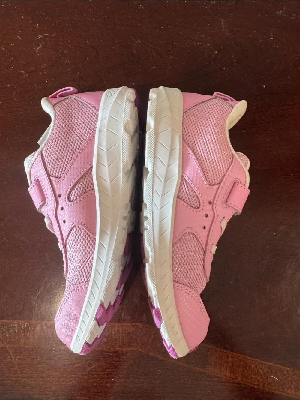 Saucony lightweight pink