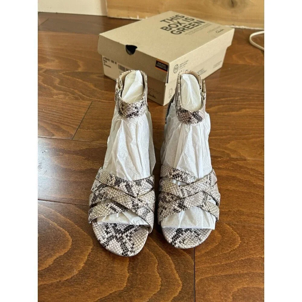 Clarks Women's Caroleigh‎ Rori Heeled Sandal Biege Snake Print 6.5 W NEW