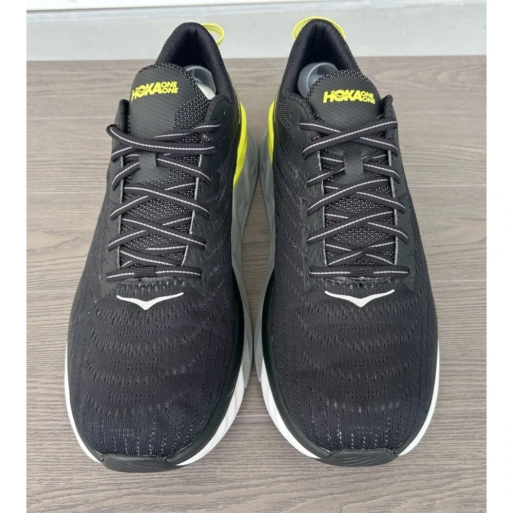 Hoka One One hoka one