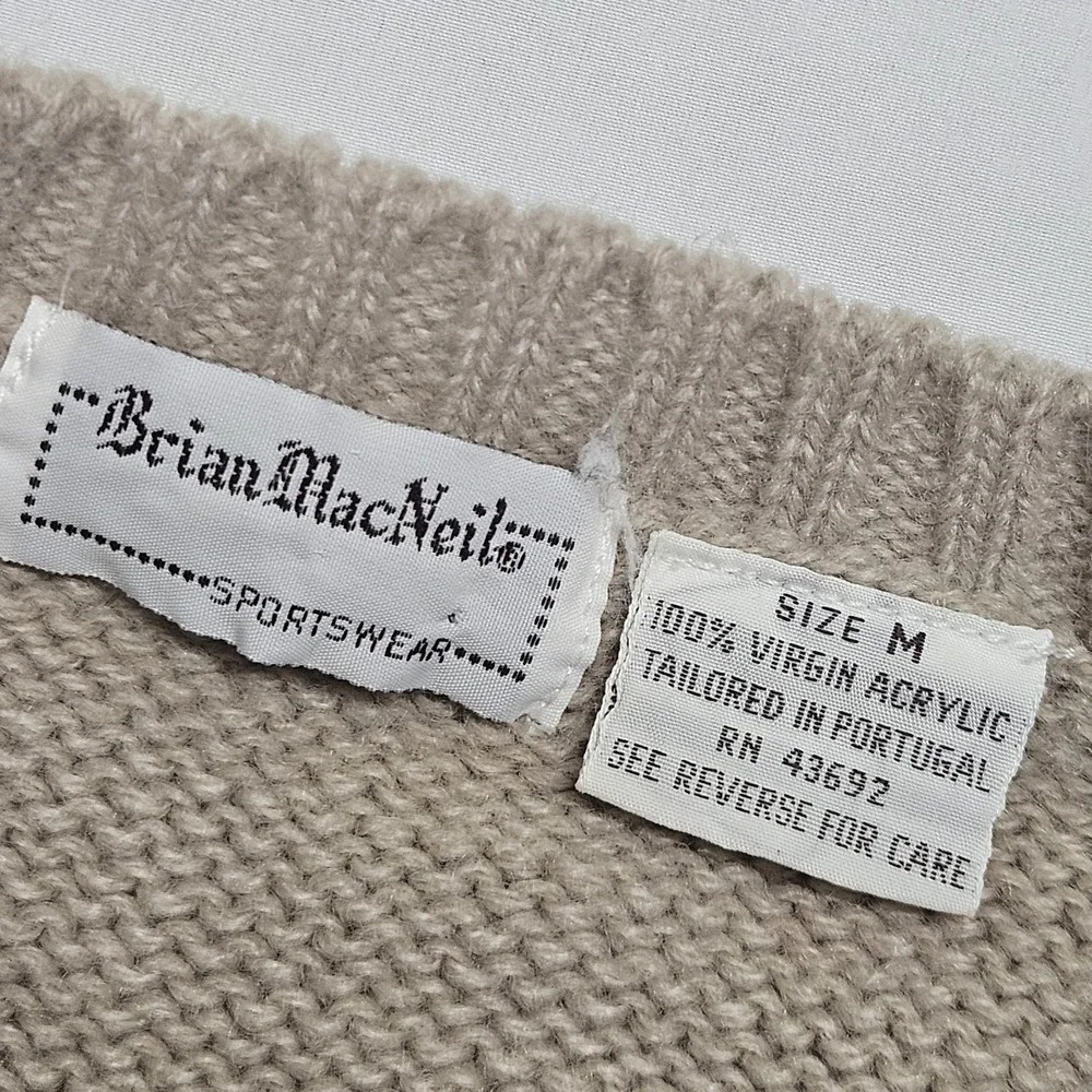 [Unknown Brand] Men’s Beige V-Neck Sweater with Duck Motif