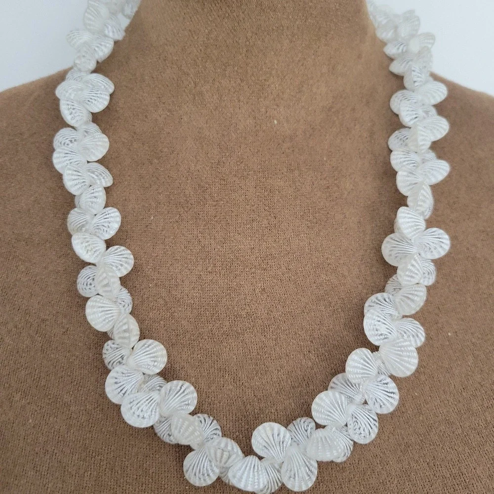 White Faux Shell Scallop Bead Necklace 22 Inch Beachy Summer Jewelry Mermaidcore