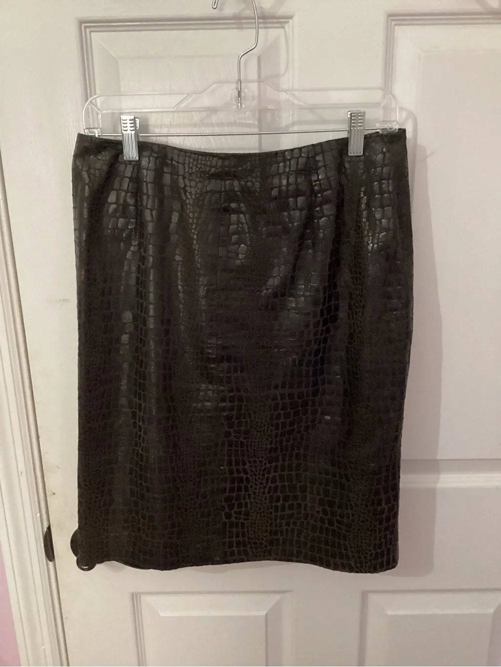 Valerie Stevens Brown Croc-Embossed Midi Pencil Skirt
