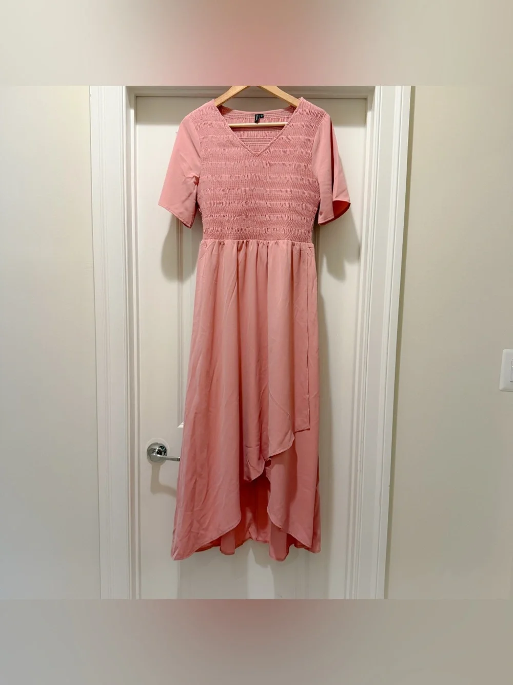 Like New Women’s Pink Smocked Maxi Short Sleeve Dress, Size M, Great Condition!!