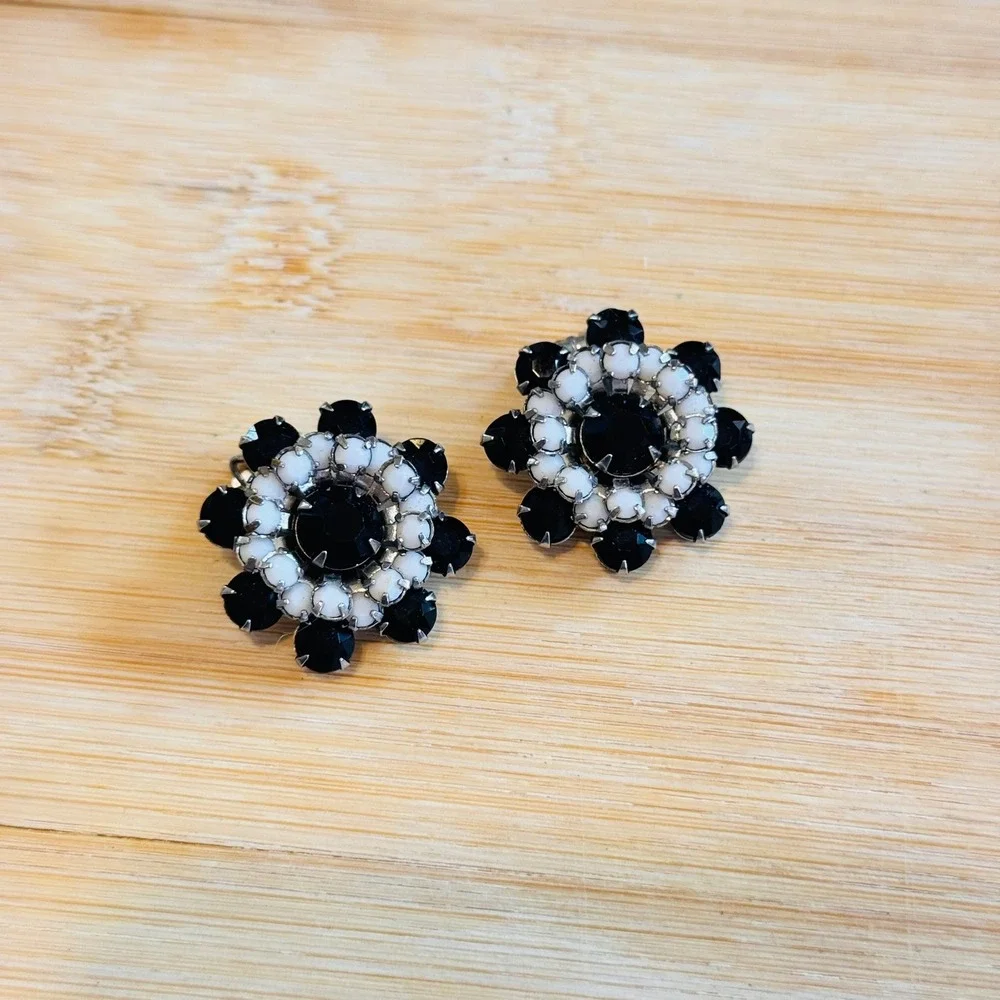 Weiss earrings starburst