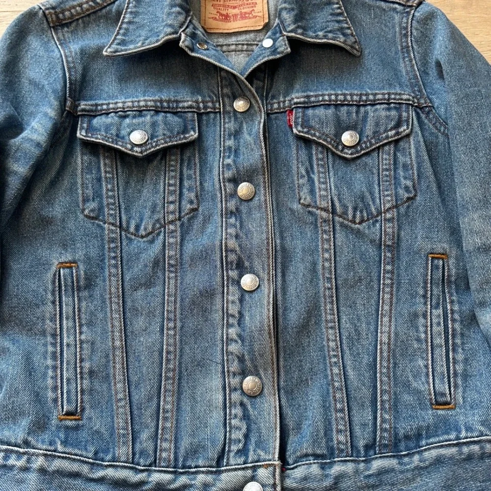 Levi Strauss & Co Denim Trucker Jacket Medium Wash Blue 0661