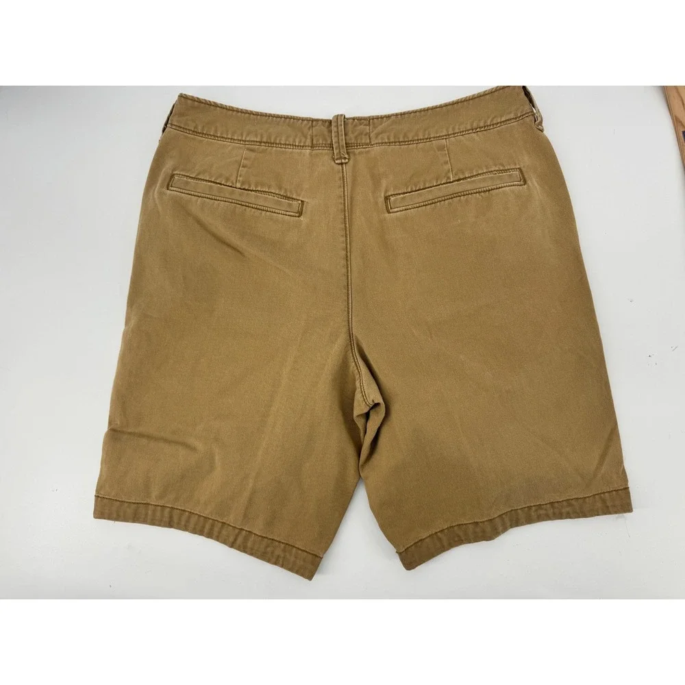 Hollister embrace timeless