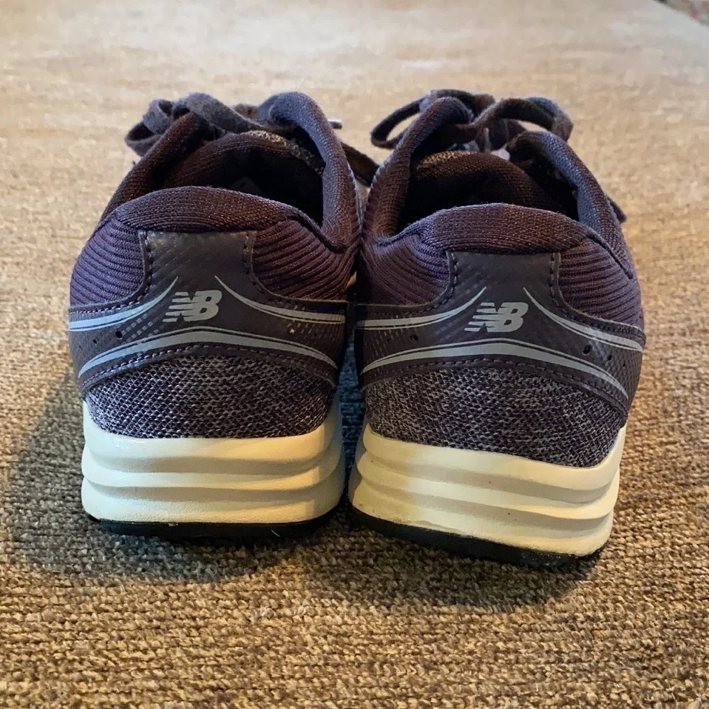 New Balance see dark