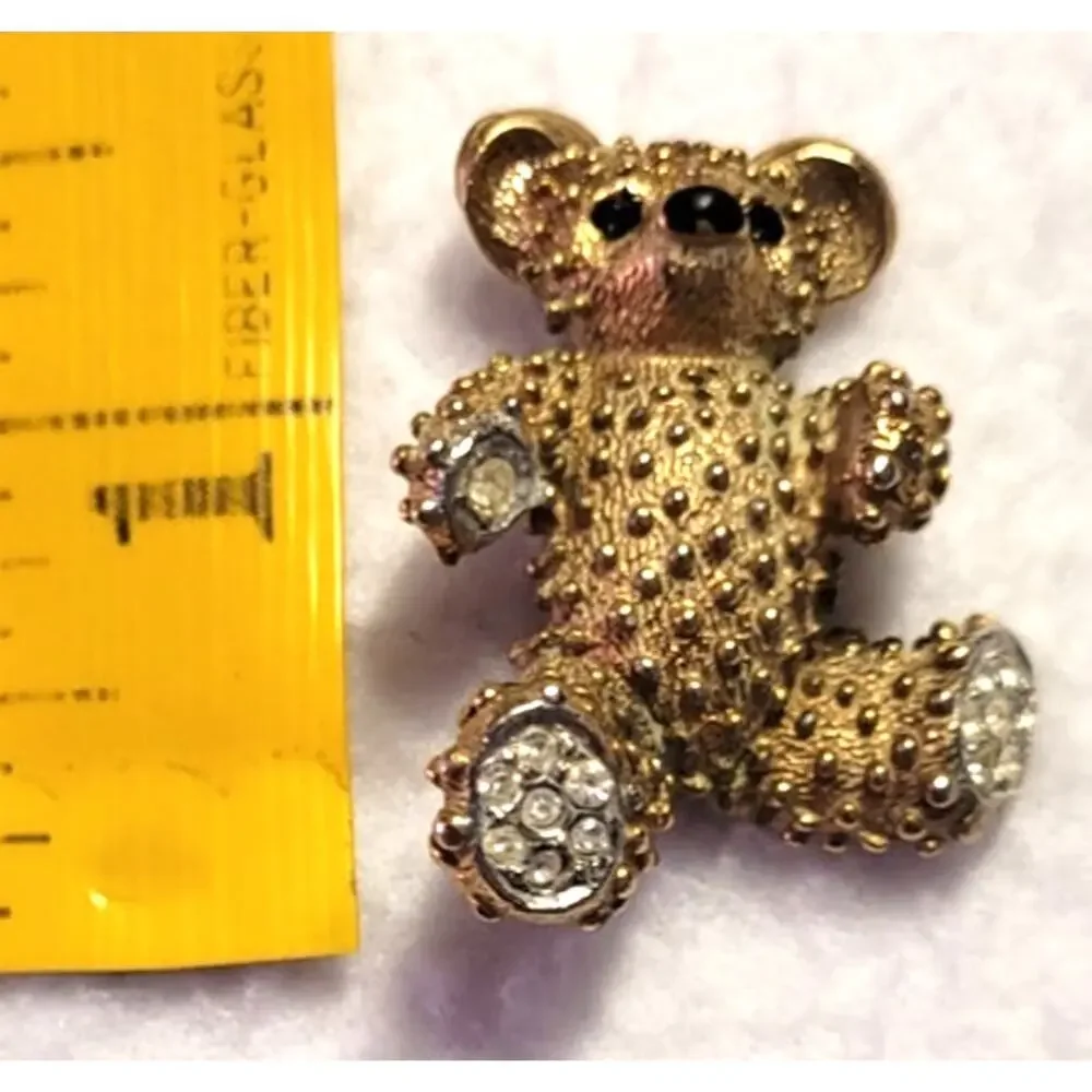 TEDDY BEAR Pin Brooch Goldtone Hobnail Bumpy Rhinestone Enamel Eyes Twee Y2K