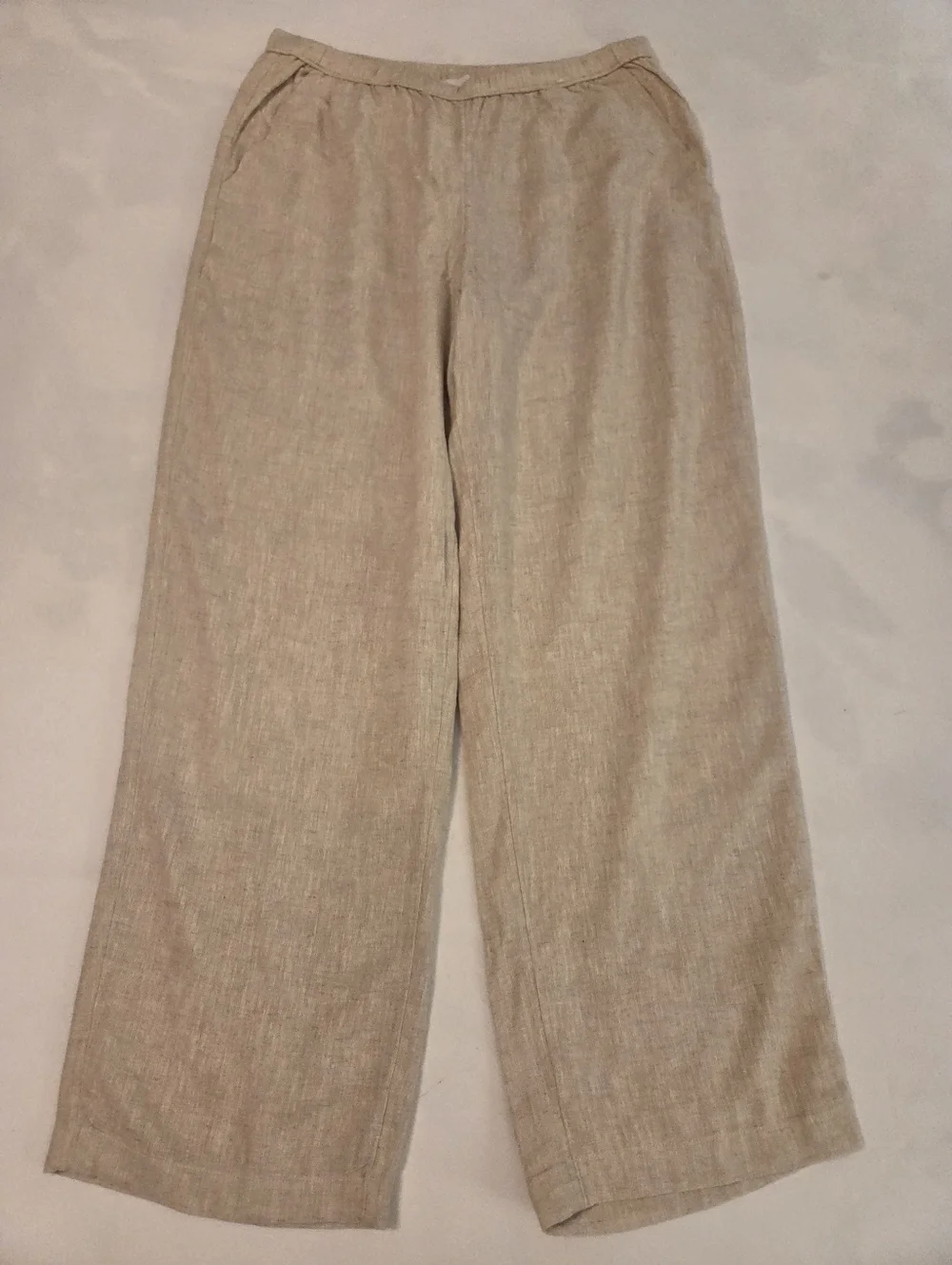 Abercrombie & Fitch light beige