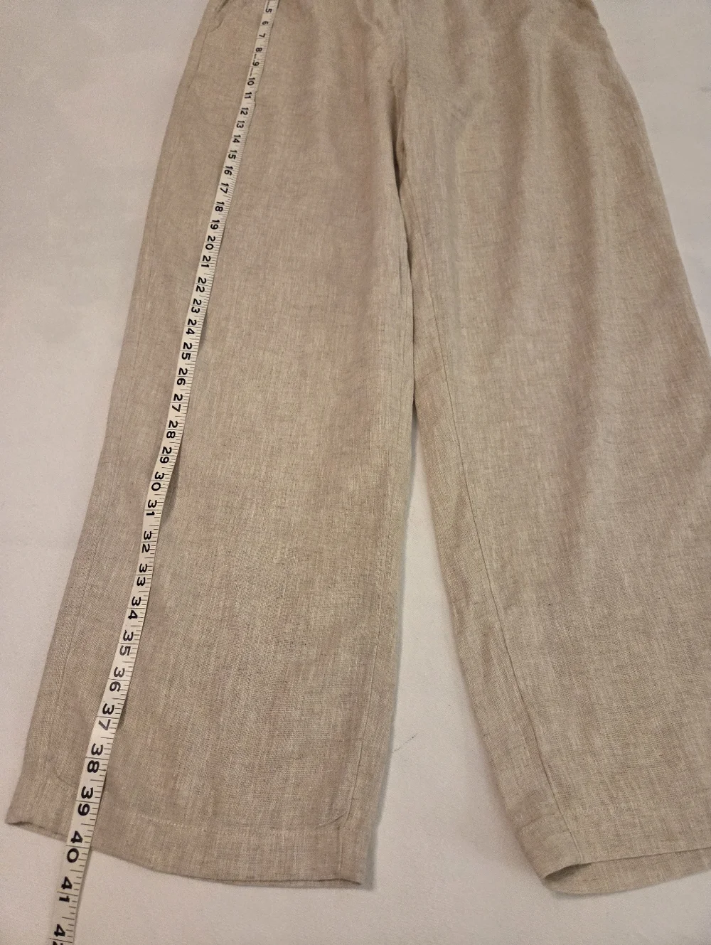 Abercrombie & Fitch light beige