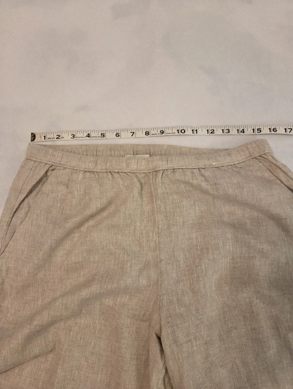 Abercrombie & Fitch light beige