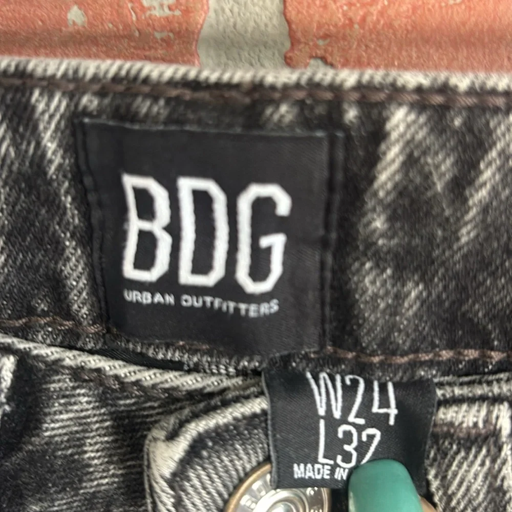 BDG sleek dark