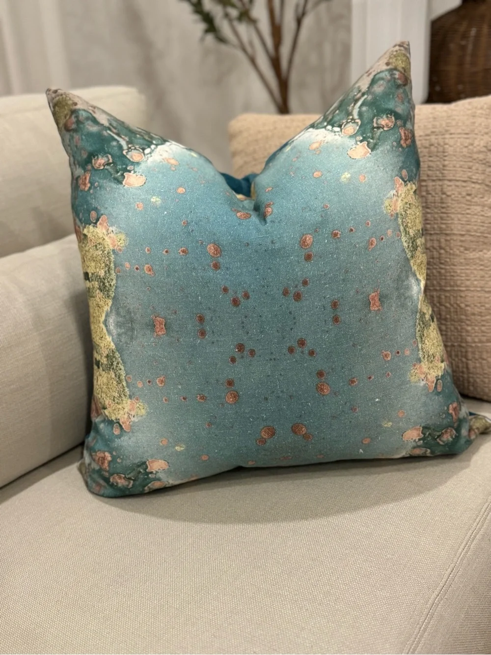 N/A bermuda pillow