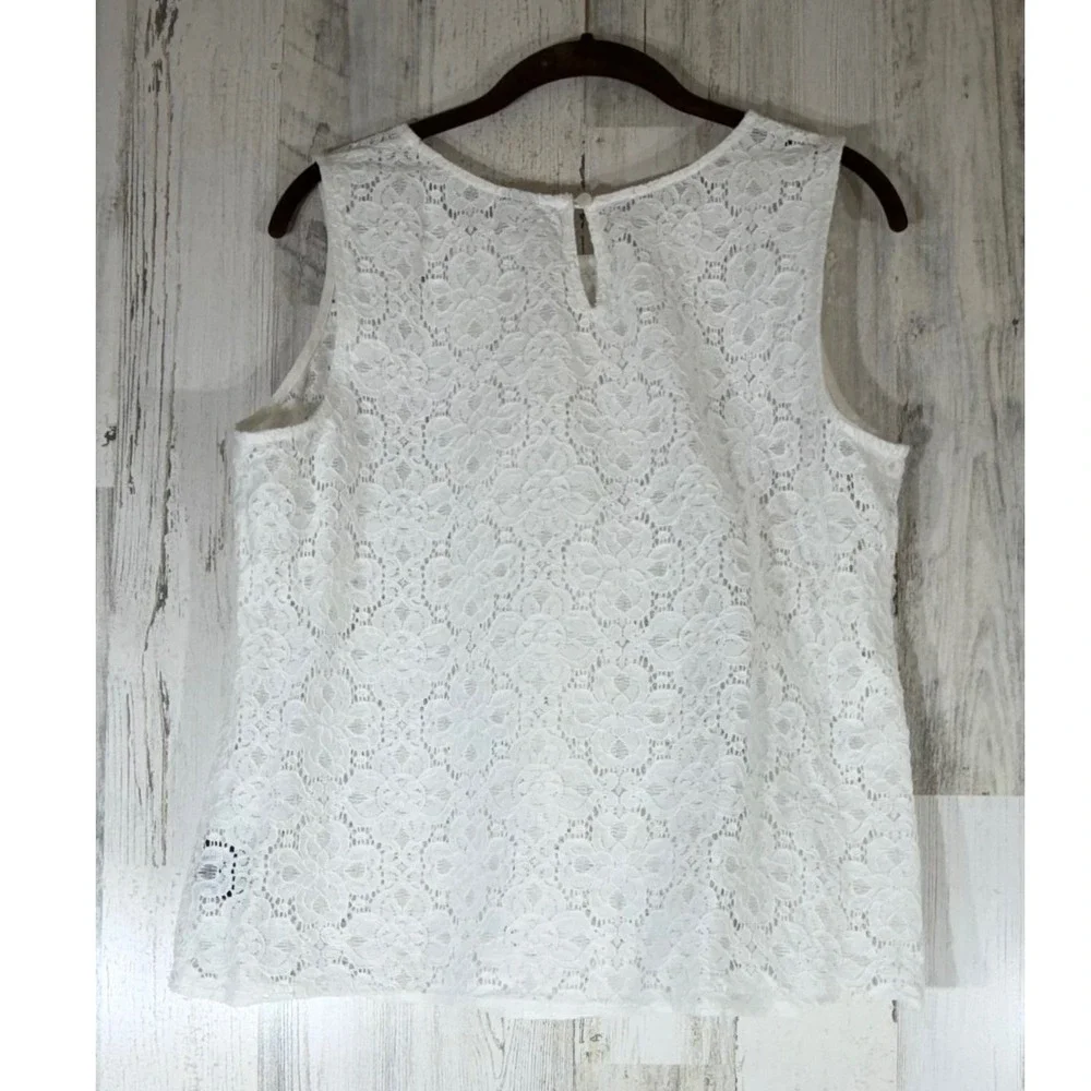 JC Penney Ivory Floral Lace Ruffle Front‎ Sleeveless Blouse Top Ruffled Keyhole