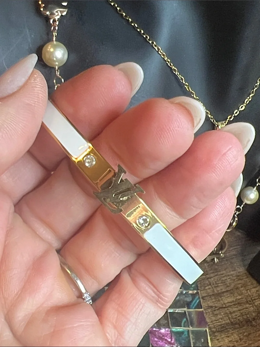None elegant gold