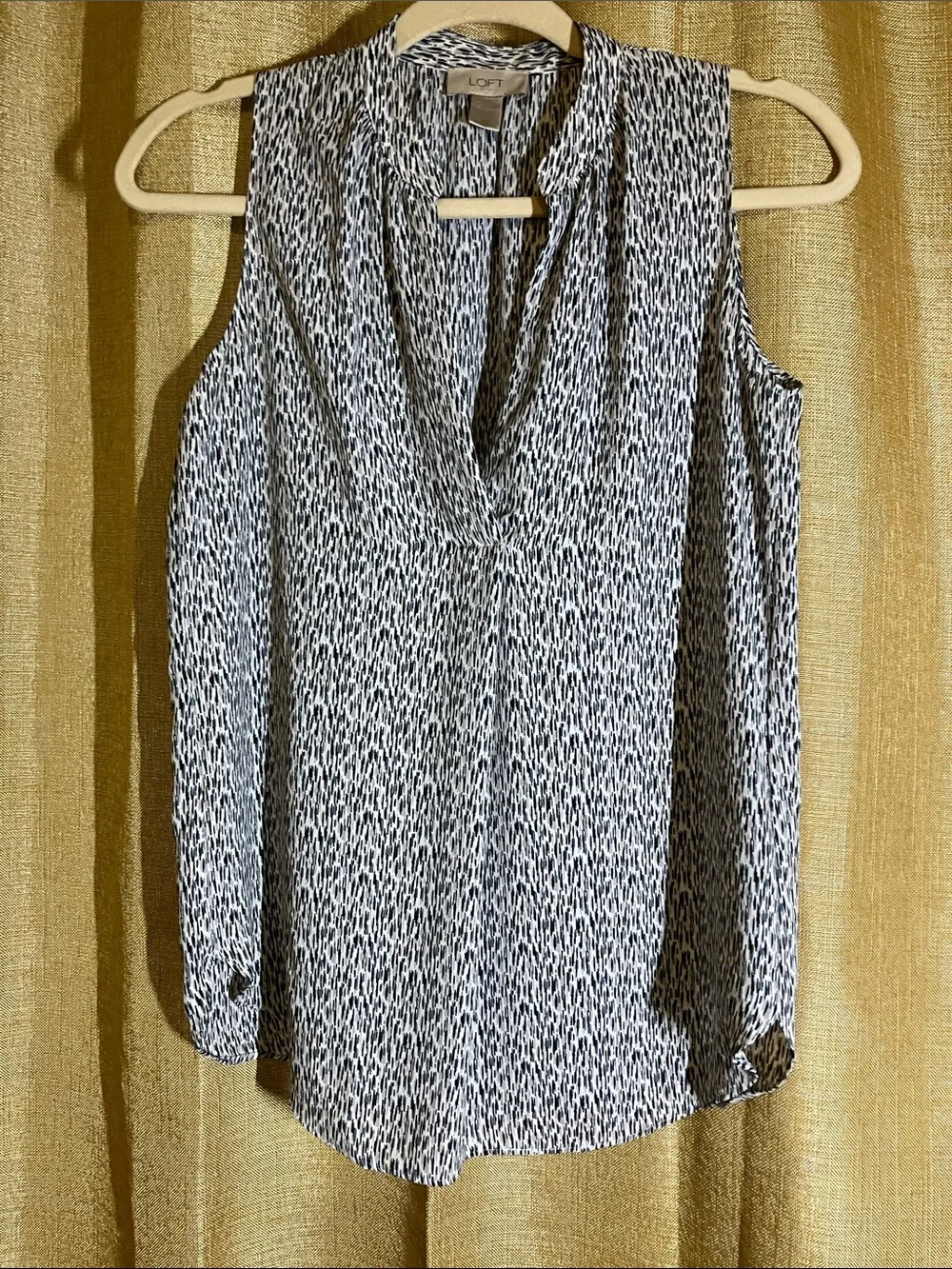 LOFT Black & White Printed Sleeveless Cowl Neck Camisole