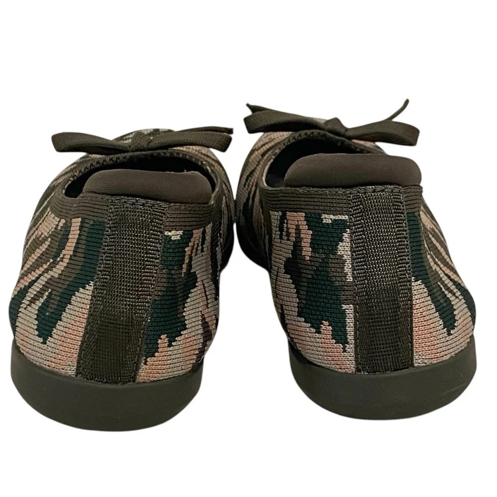 Clarks Cloudsteppers Carly Hope Camouflage Ballet Flats - NWOT - Size 7