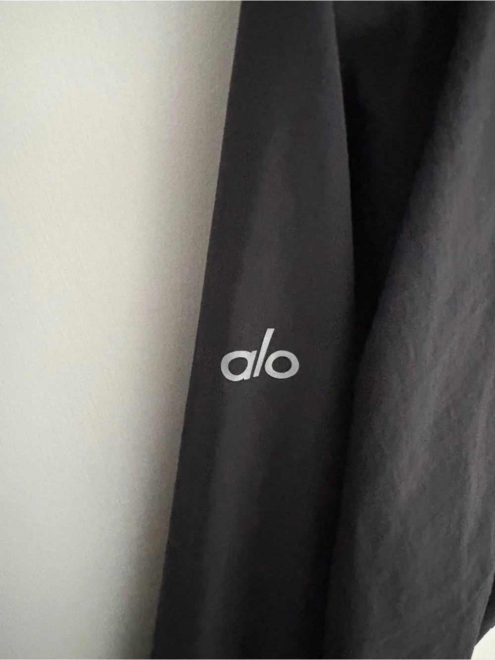 ALO Yoga cropped pullover