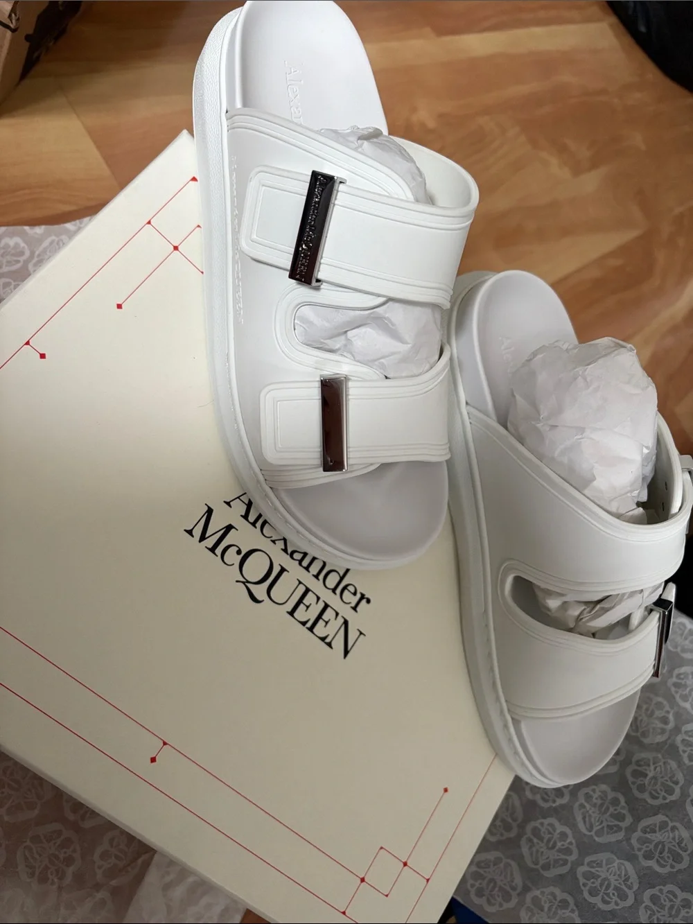 BRAND NEW Women’s size 38 Alexander McQueen Rubber Slides