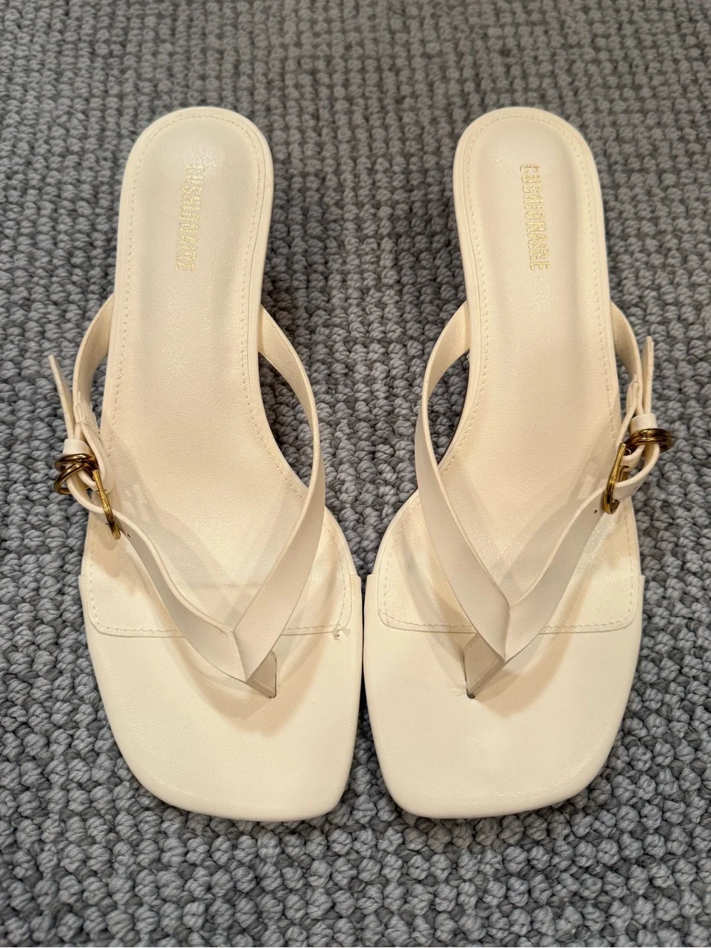 💟CUSHIONAIRE KITTEN HEEL SANDAL💟