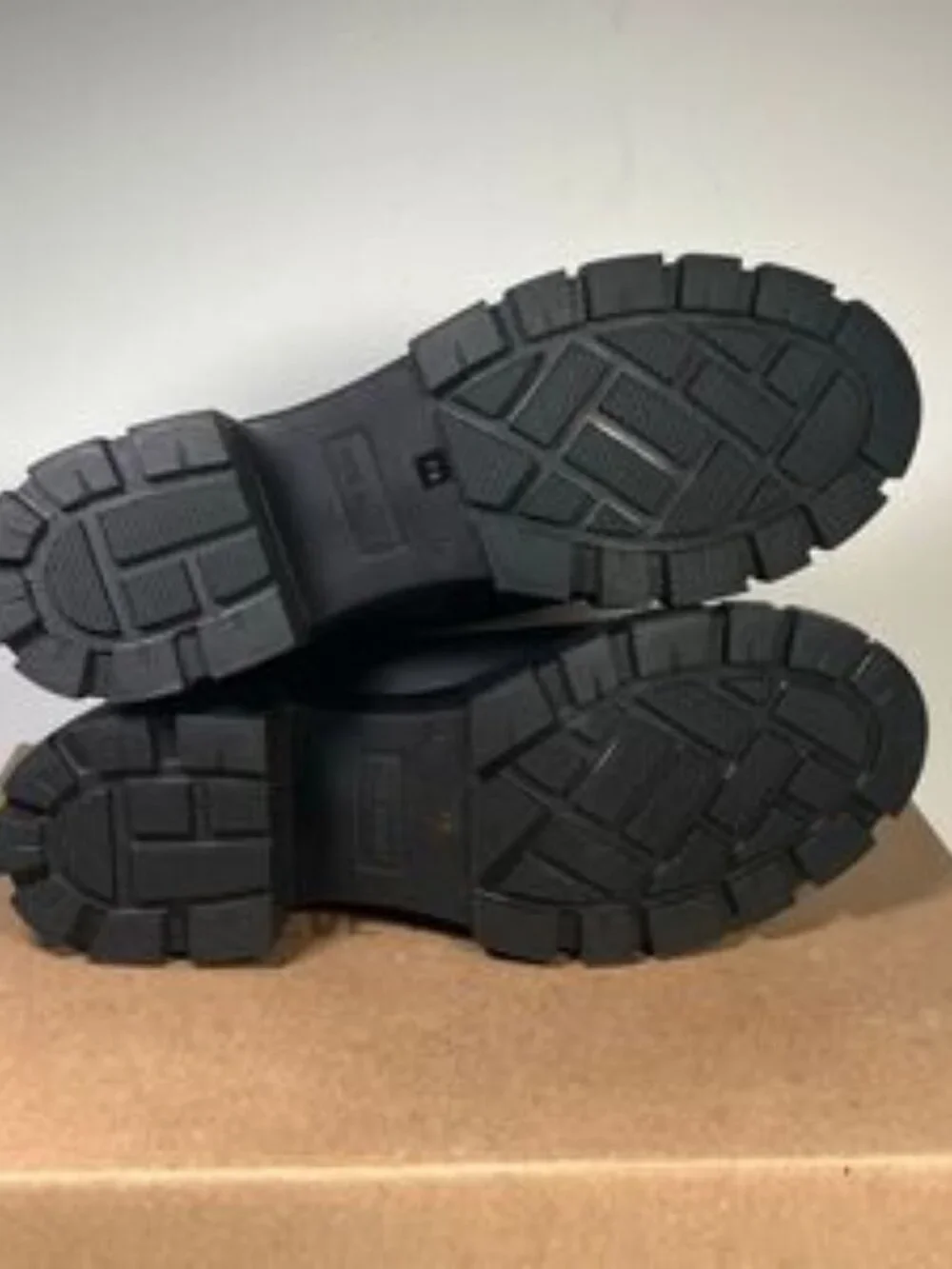 Steve Madden stretch pull off