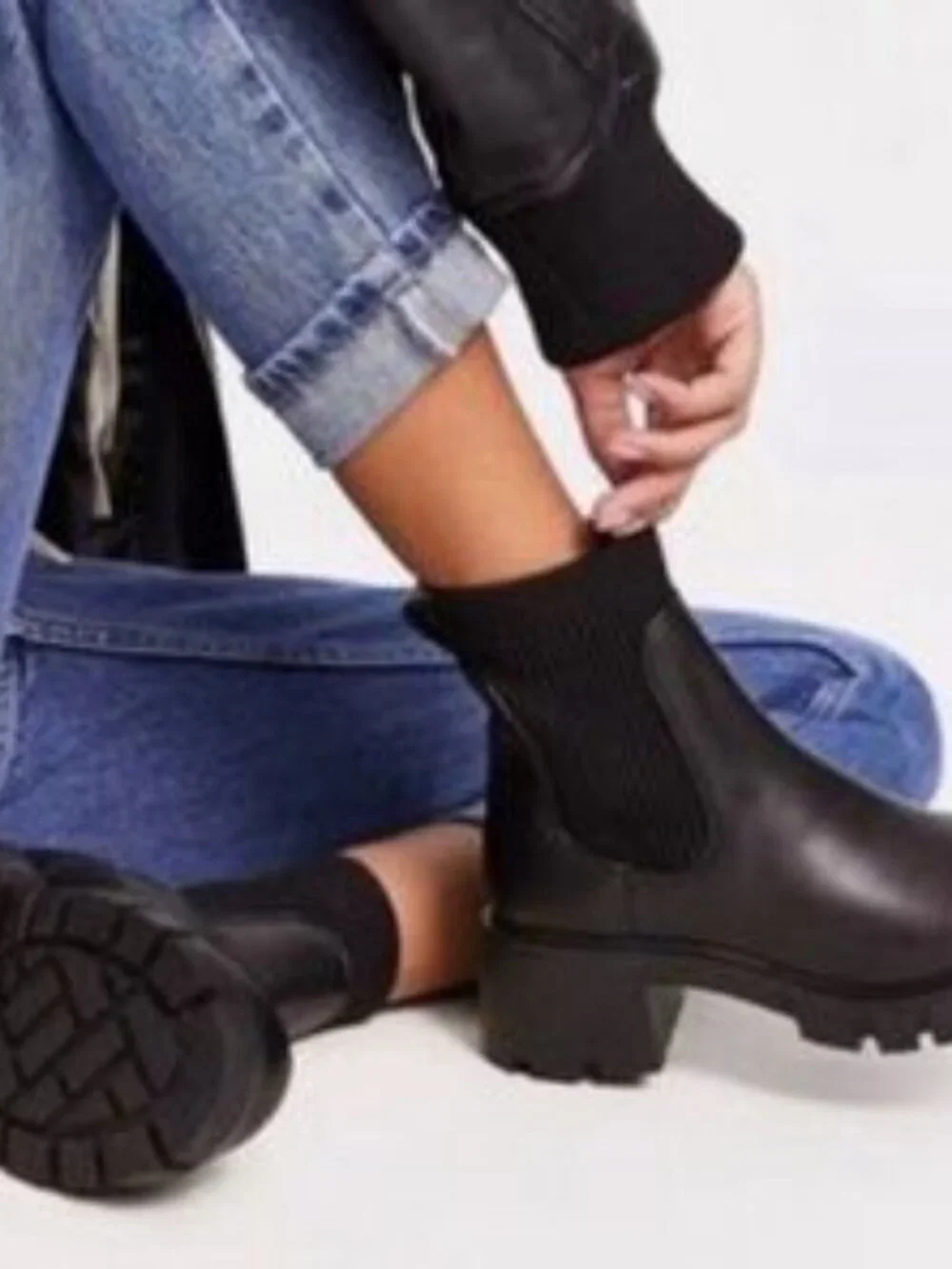 Steve Madden material opening leather