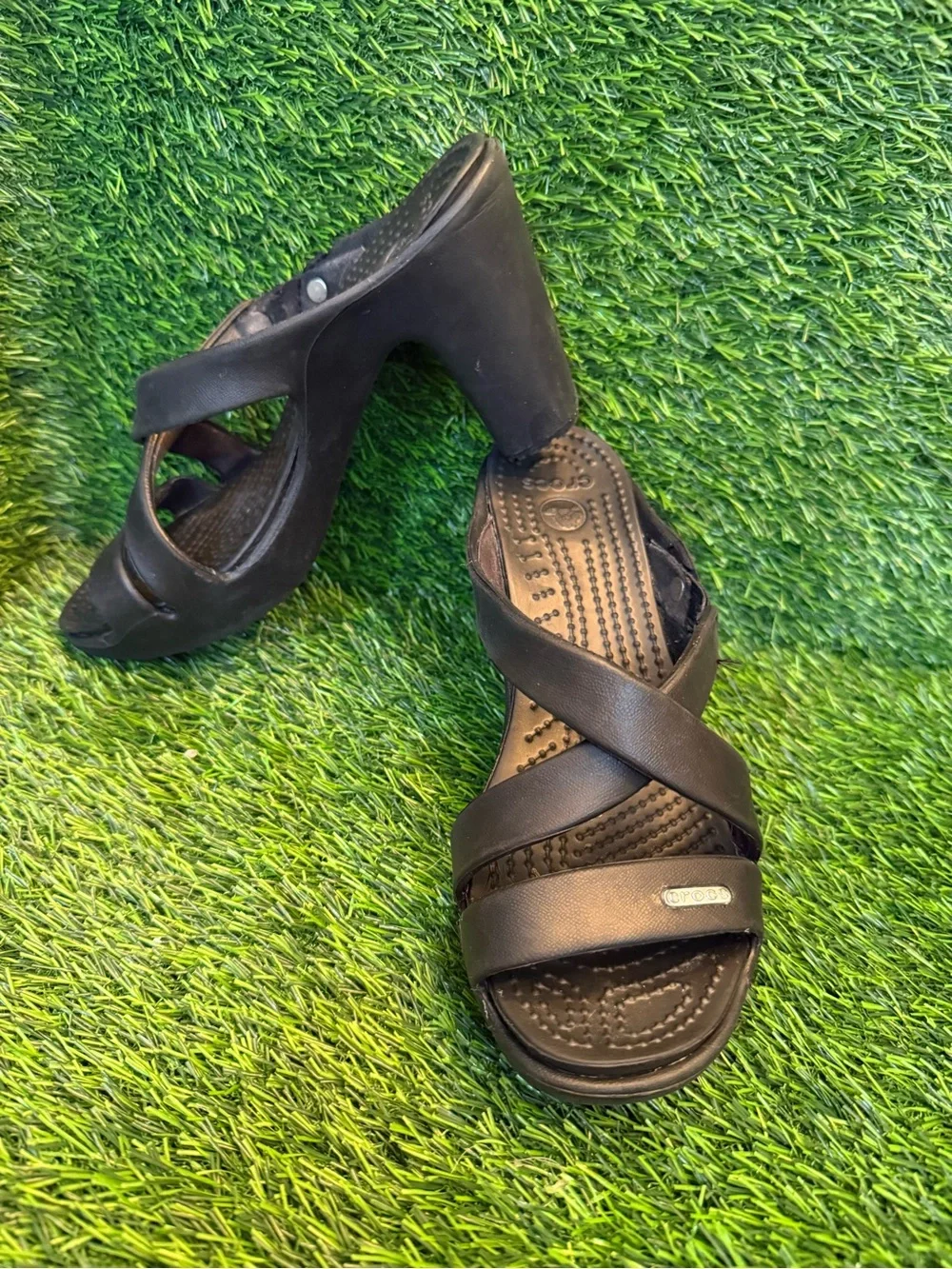 CROCS reposhing this