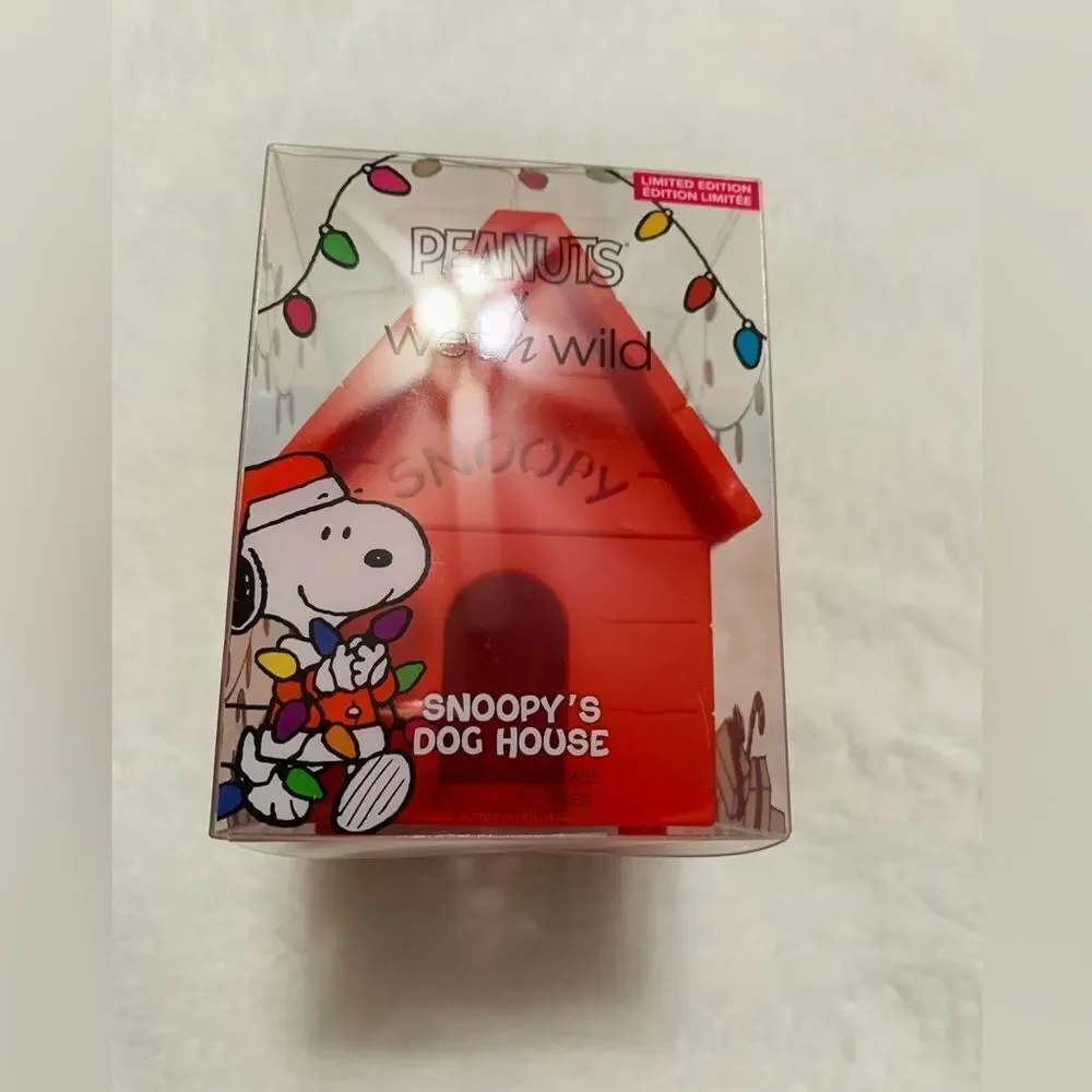 New Wet n wild peanut snoopy’s dog house