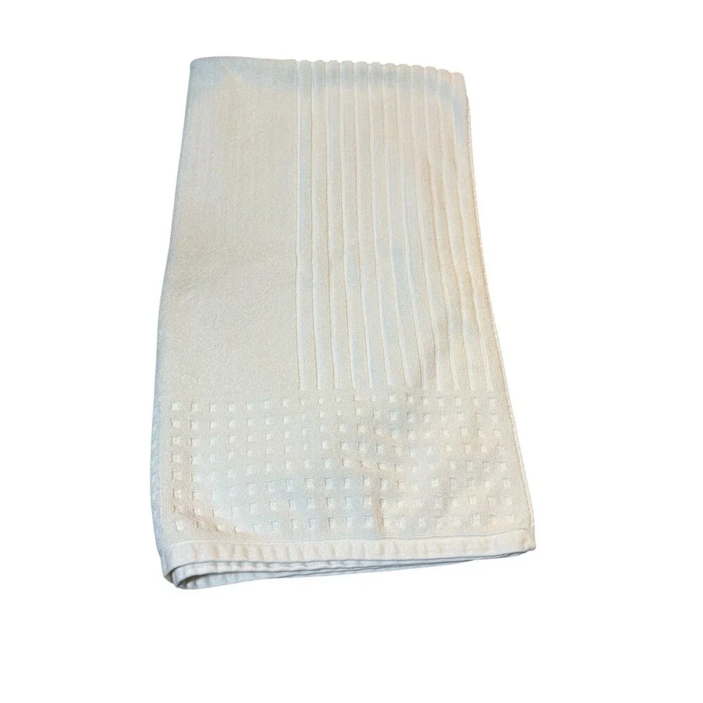 Karen Neuburger KN Luxury Home Bath Towel Ivory Textured 52 x 26 NWOT Portugal