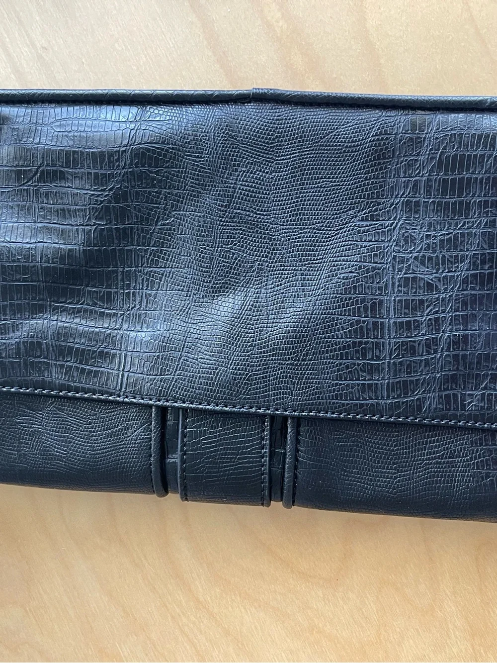 Cosmopolitan compact black