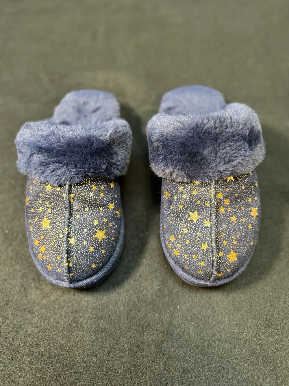 Wonder Nation Girls Fuzzy Blue House Slippers, with Gold Stars, Size 13-1