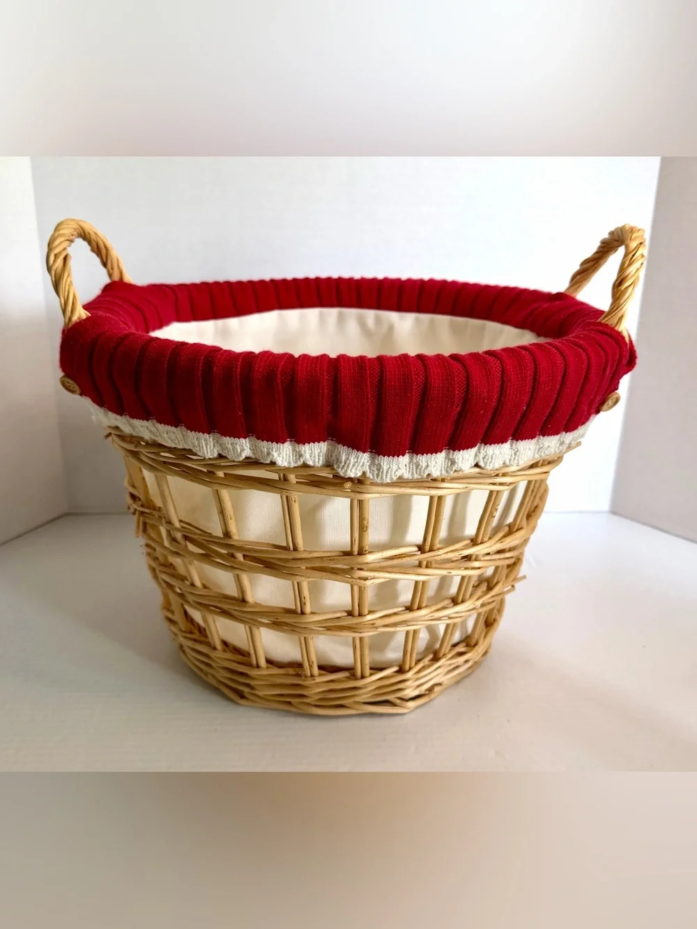 Natural wicker and rattan storage basket w/ fabric liner and knit cuff