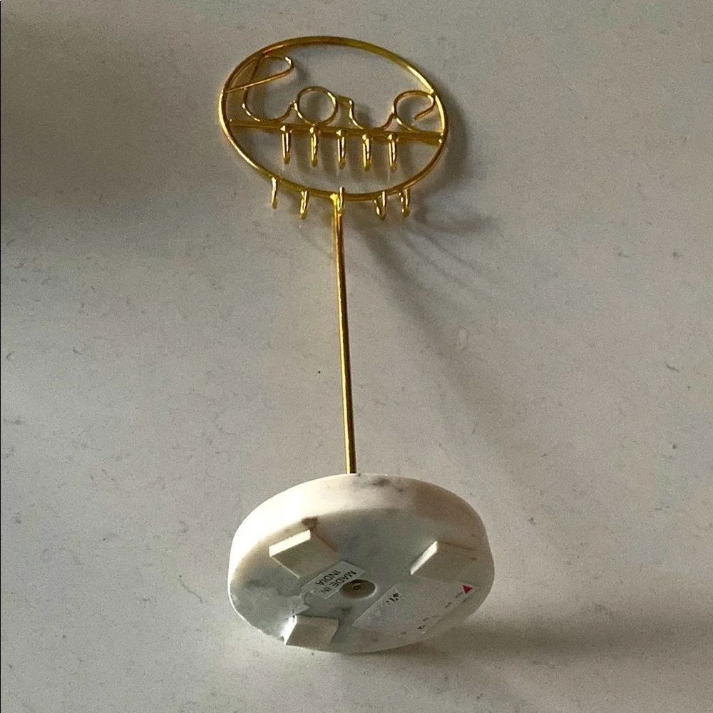 Unbranded gold tone