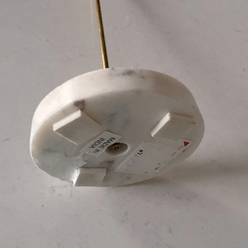 Unbranded gold tone