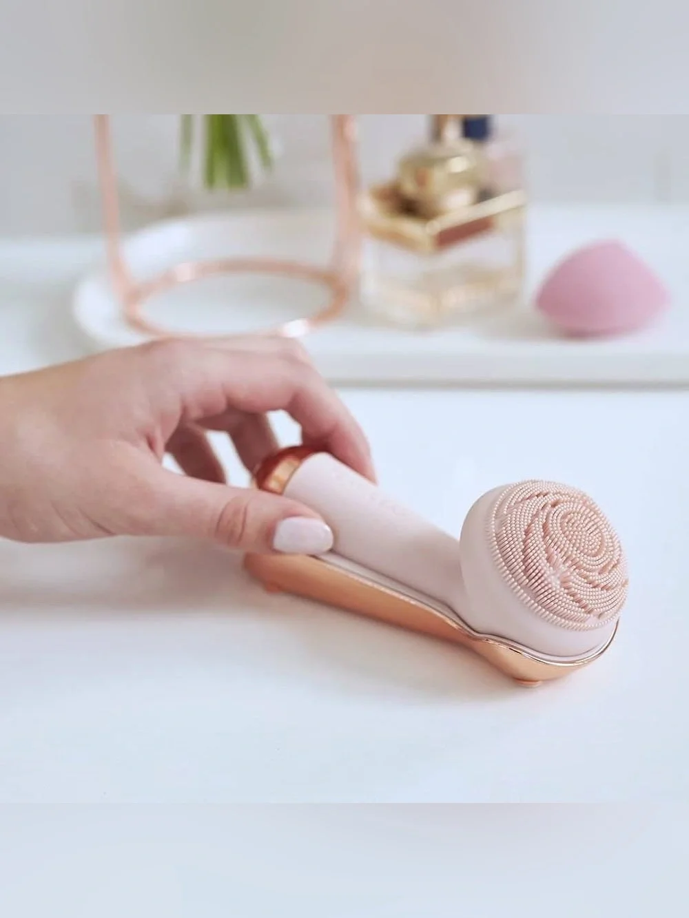 NIB Finishing Touch Flawless Cleanse Facial Cleanser/Massager Rechargeable Brush