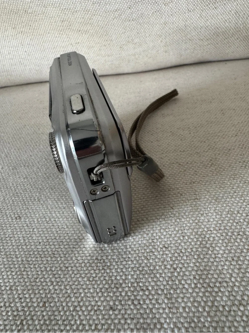 Casio Exilim EX-V7 Compact Digital Y2K Camera 7.2MP Digicam Slim Silver-WORKS