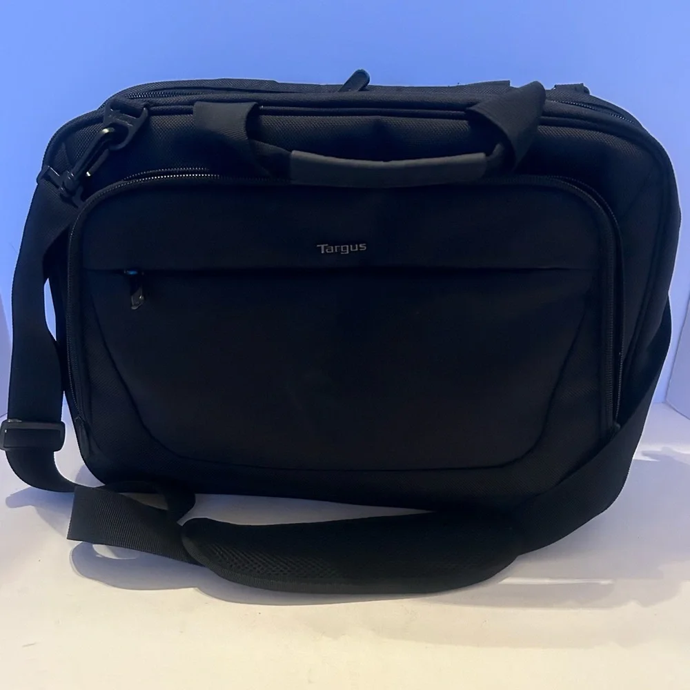 Targus CityLite Briefcase (TBT053US-91)‎ 15.6 laptop bag.