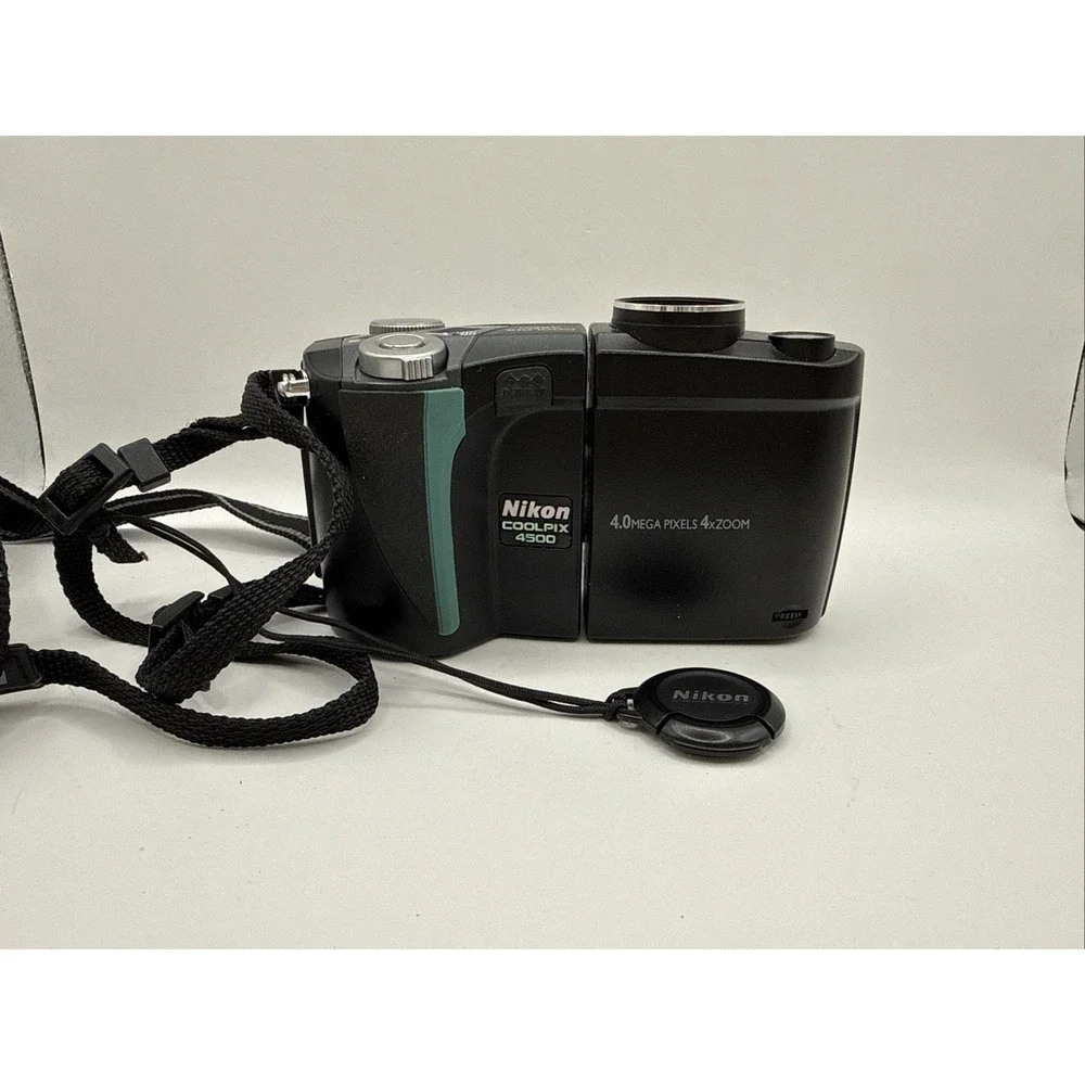 Nikon Coolpix 4500 4.0 MP 1.5