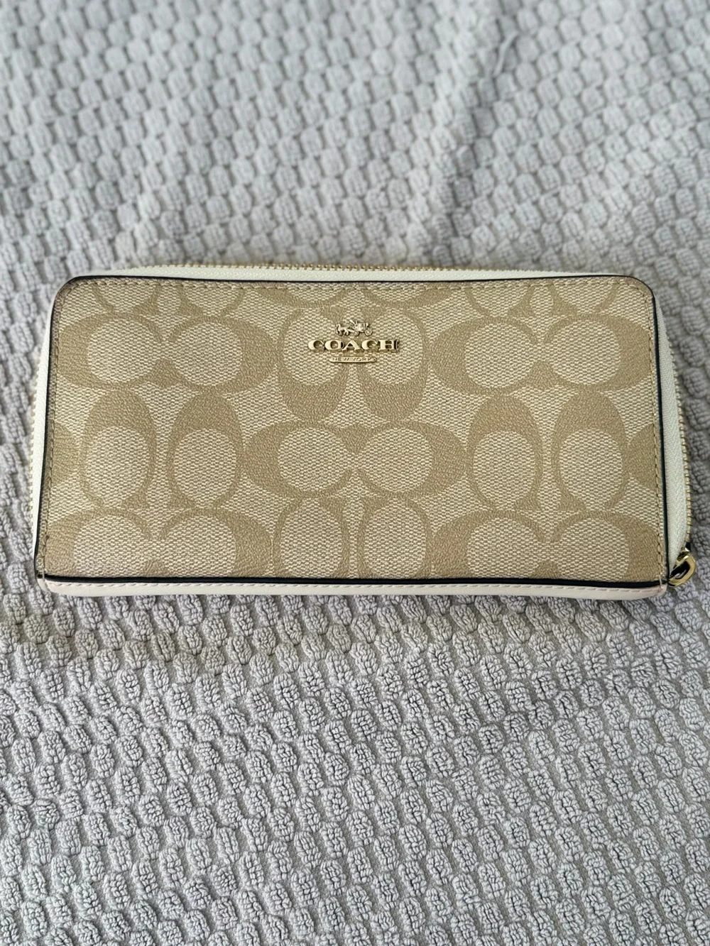Coach image shows