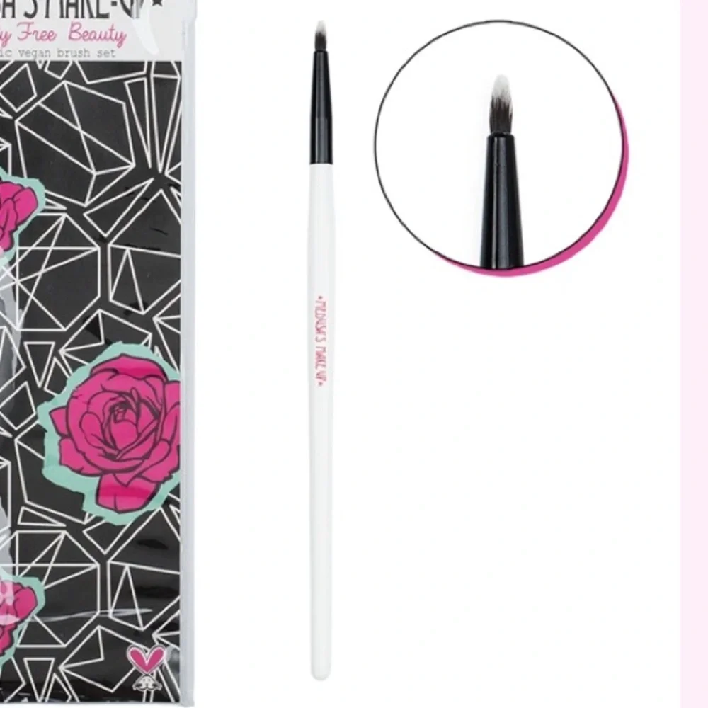 Medusa’s Makeup Vegan Deluxe Eyeliner Brush