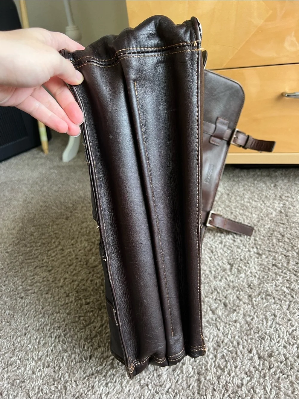 Kenneth Cole Reaction Colombian Leather Dowel Rod Portfolio With 15