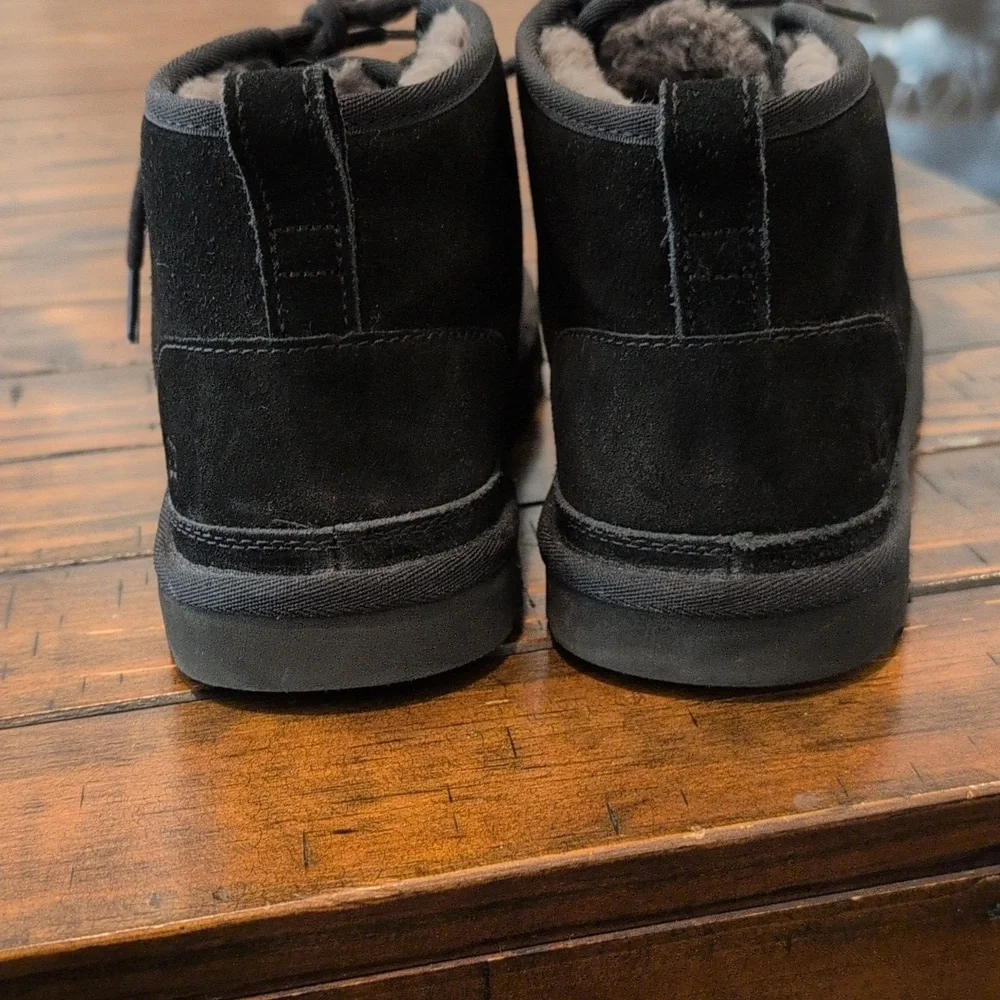 UGG nuemel chukka