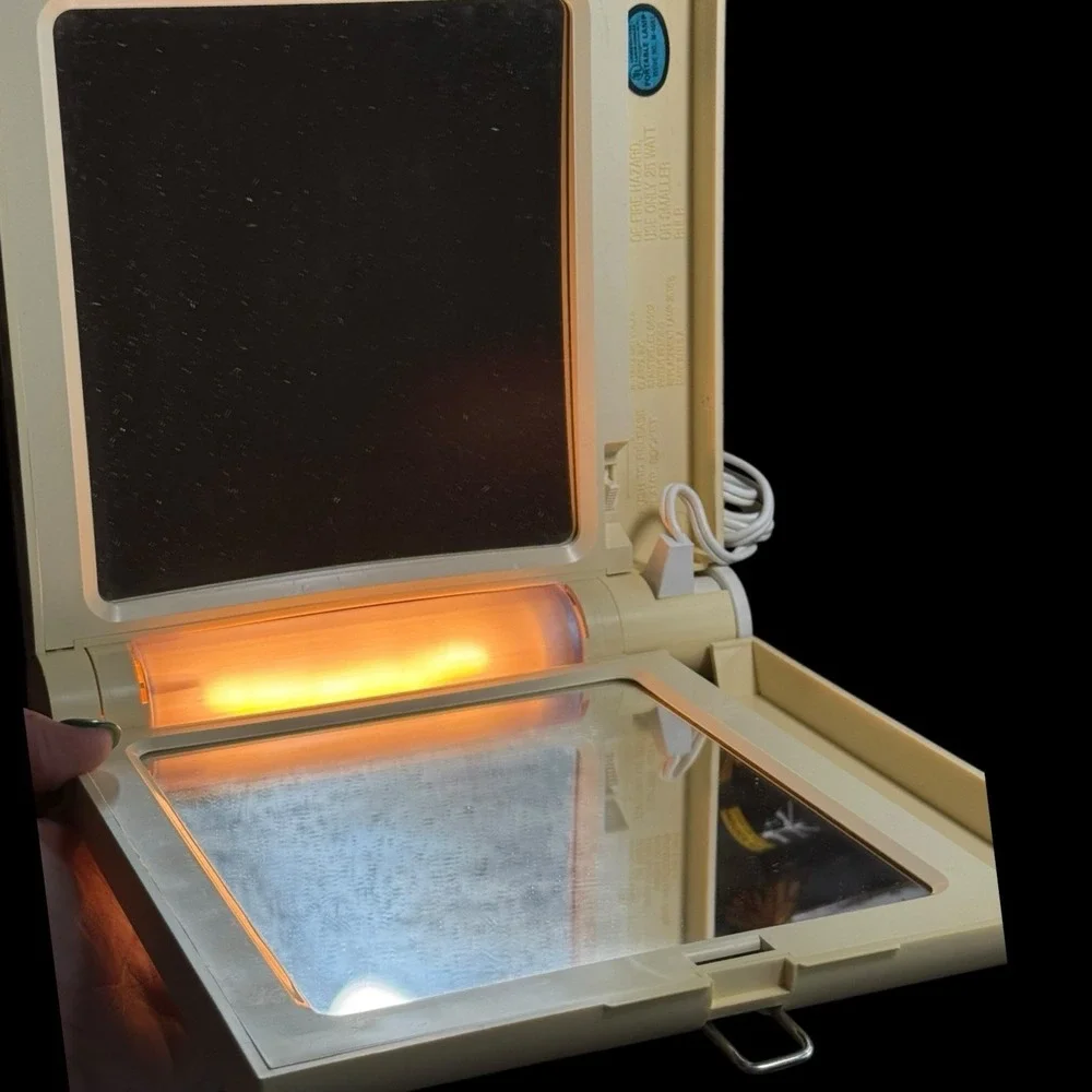 Clairol Take A Look Lighted Vanity Travel Mirror TM-1 1979 Make-Up Retro Vintage